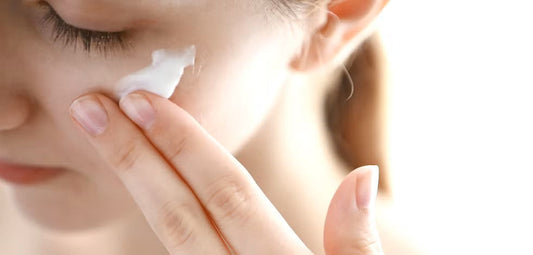 Beneficios de crema para el contorno de ojos y cómo aplicarlo